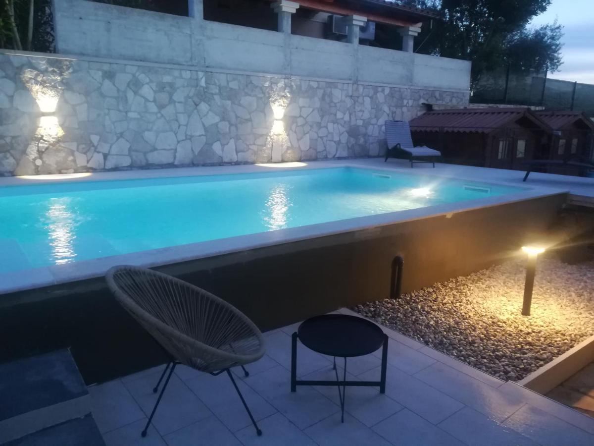 Kamenjak Volme, Cousy House With Pool Banjole Zewnętrze zdjęcie