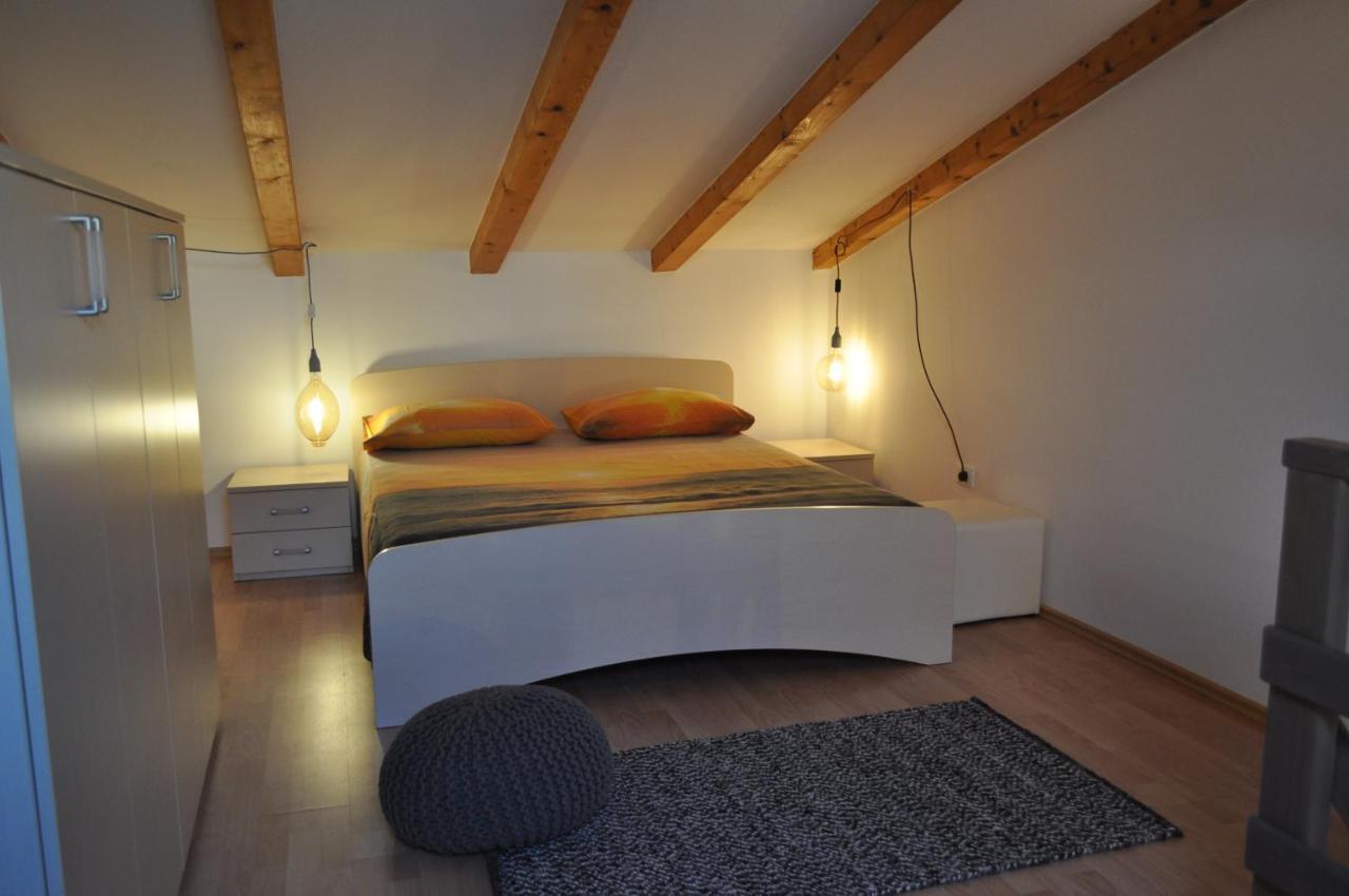 Kamenjak Volme, Cousy House With Pool Banjole Zewnętrze zdjęcie