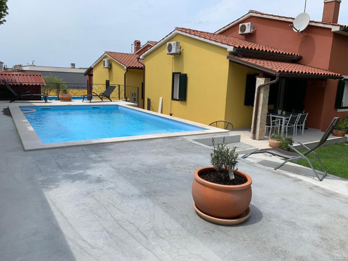 Kamenjak Volme, Cousy House With Pool Banjole Zewnętrze zdjęcie