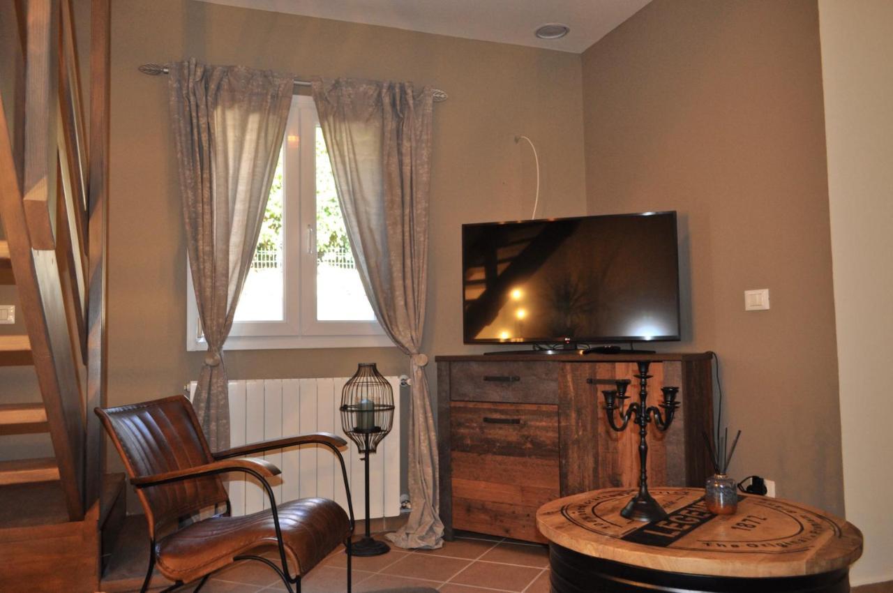 Kamenjak Volme, Cousy House With Pool Banjole Zewnętrze zdjęcie