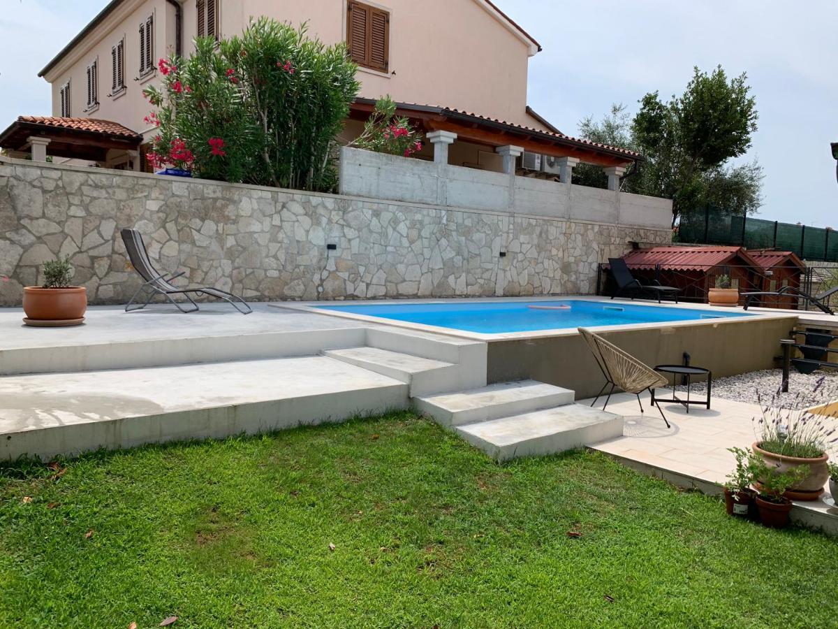 Kamenjak Volme, Cousy House With Pool Banjole Zewnętrze zdjęcie